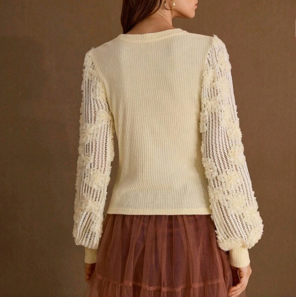 WOMEN'S AUTUMN/WINTER KNITTED APPLIQUES CREW NECK T-SHIRT - Picture 3 of 4